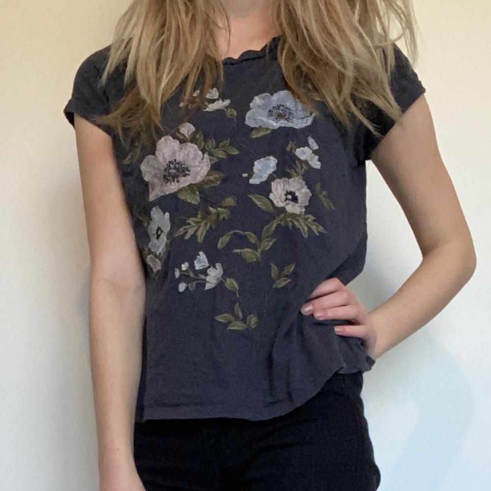 American Eagle Outfitters Floral T-Shirt.